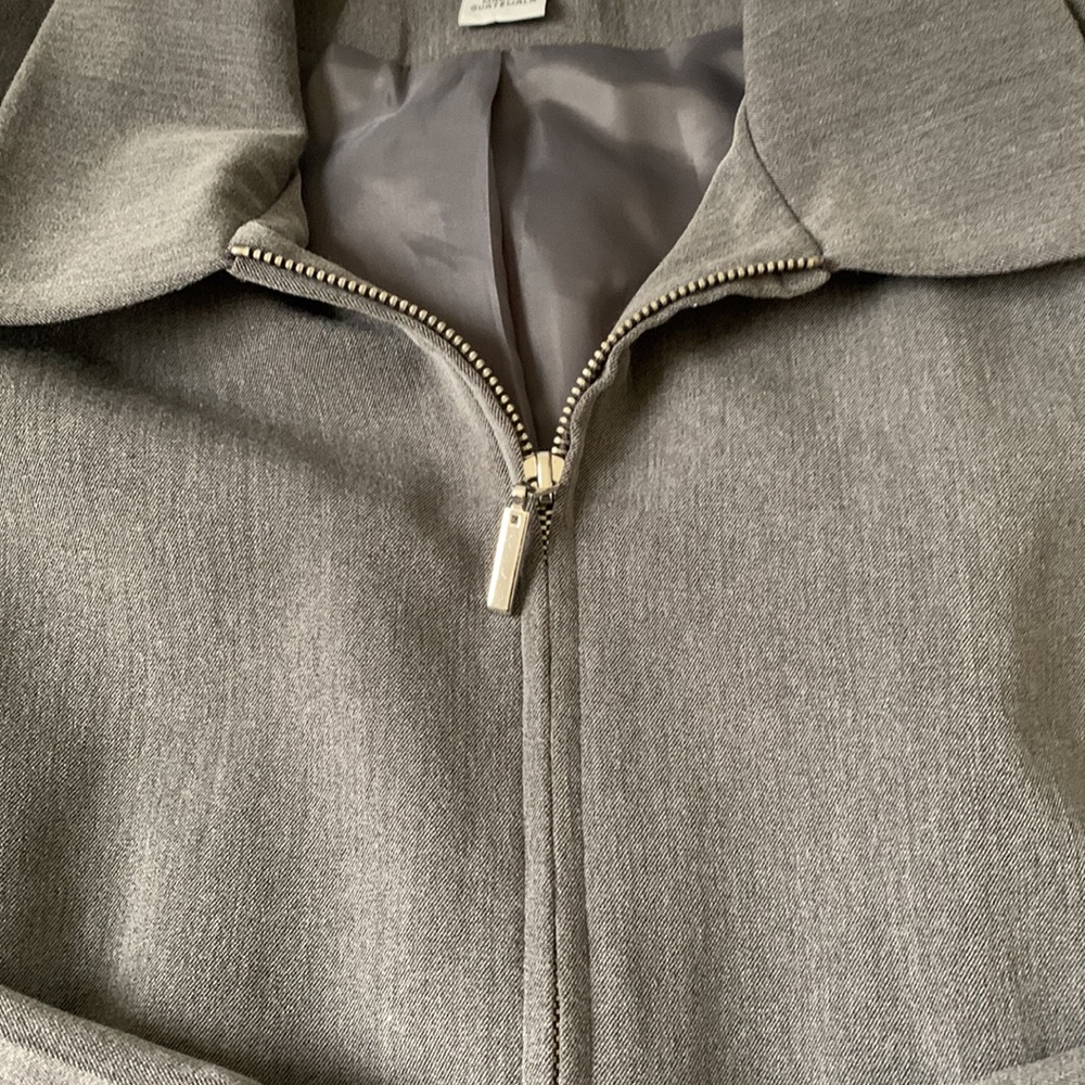 Sag Harbor stretch silver blazer, size 20 - Picture 4 of 9